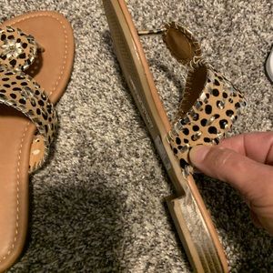 Versions leopard sandals